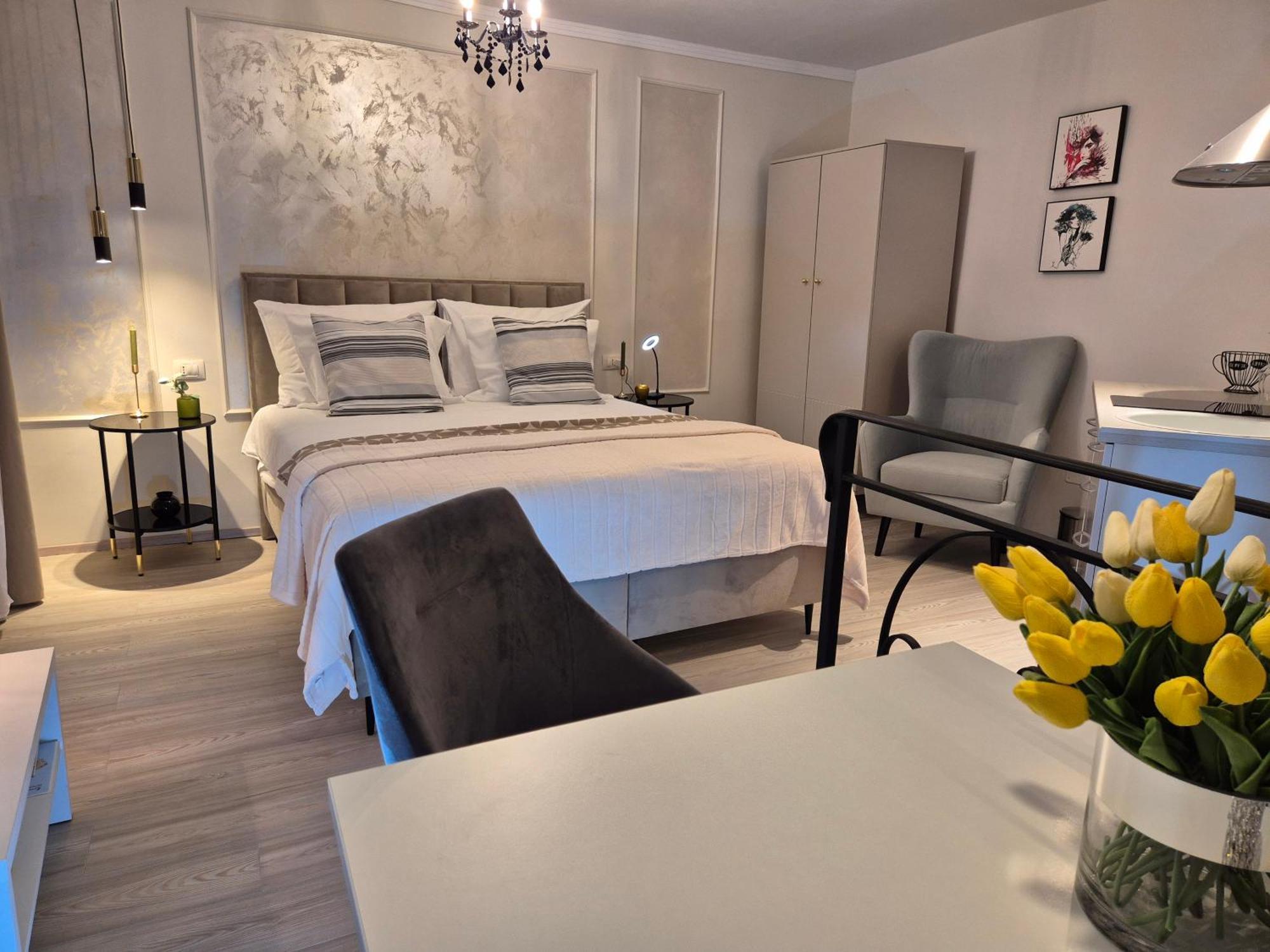 Studio Apartment Lily Rovinj Exterior photo